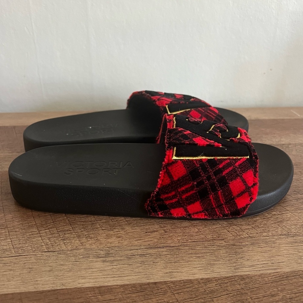 Victoria's Secret Sport Velvet Slide Red Black Plaid Sandals Size Medium - Picture 2 of 9